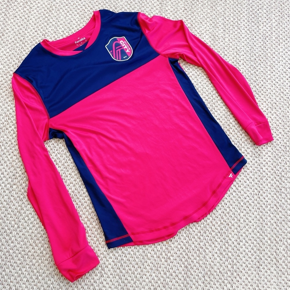 Fanatics St. Louis City SC Long Sleeve Performance Shirt Men’s Medium Pink Blue